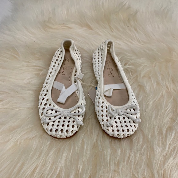 New! Zara Kids White Open Weave Mary Jane Flats - Picture 2 of 4